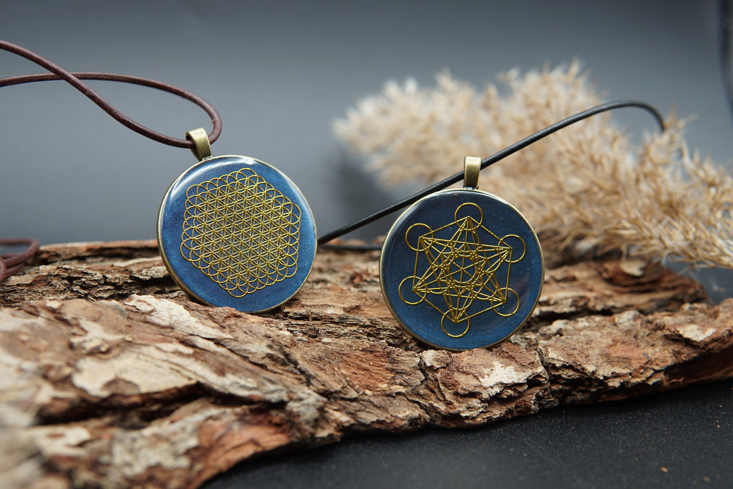 Flower of Life Orgonite Amulet – Talisman for Women – Blue Bronze Design