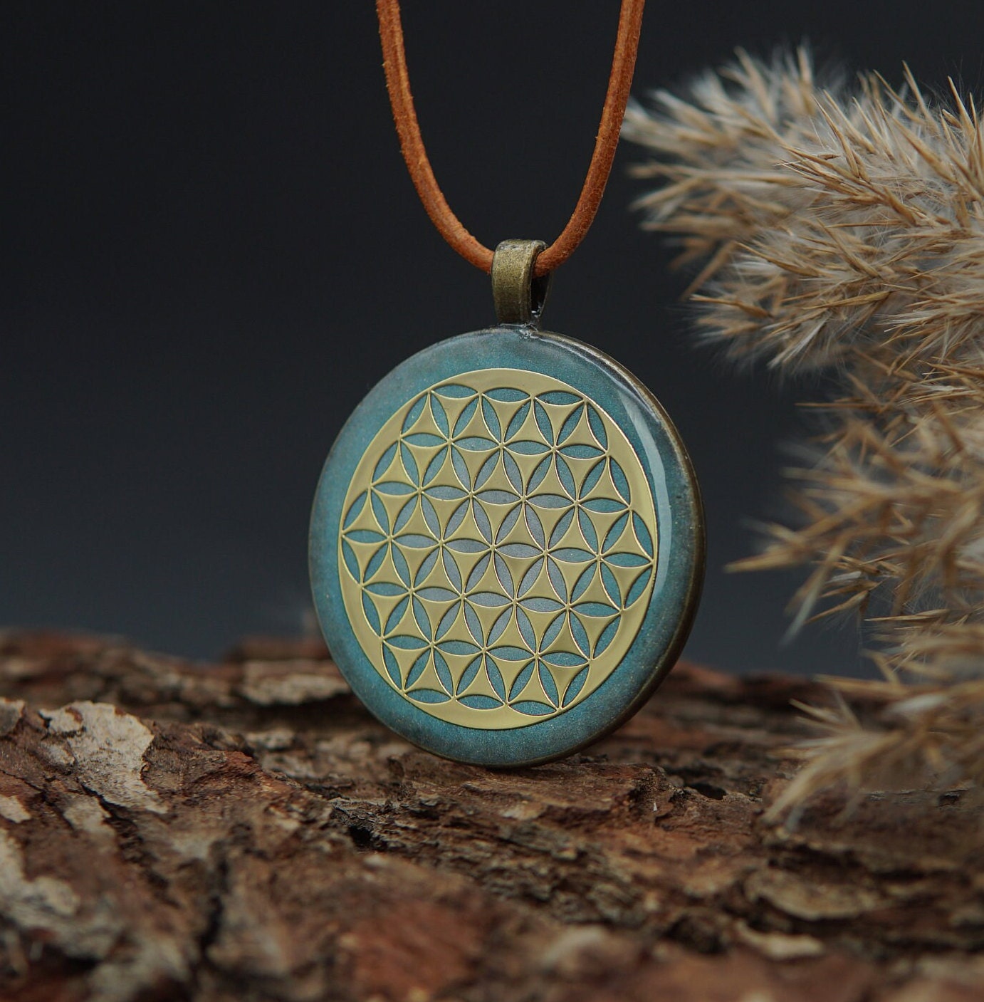 Flower of Life Orgonite – Pendant for spiritual harmony & energy flow