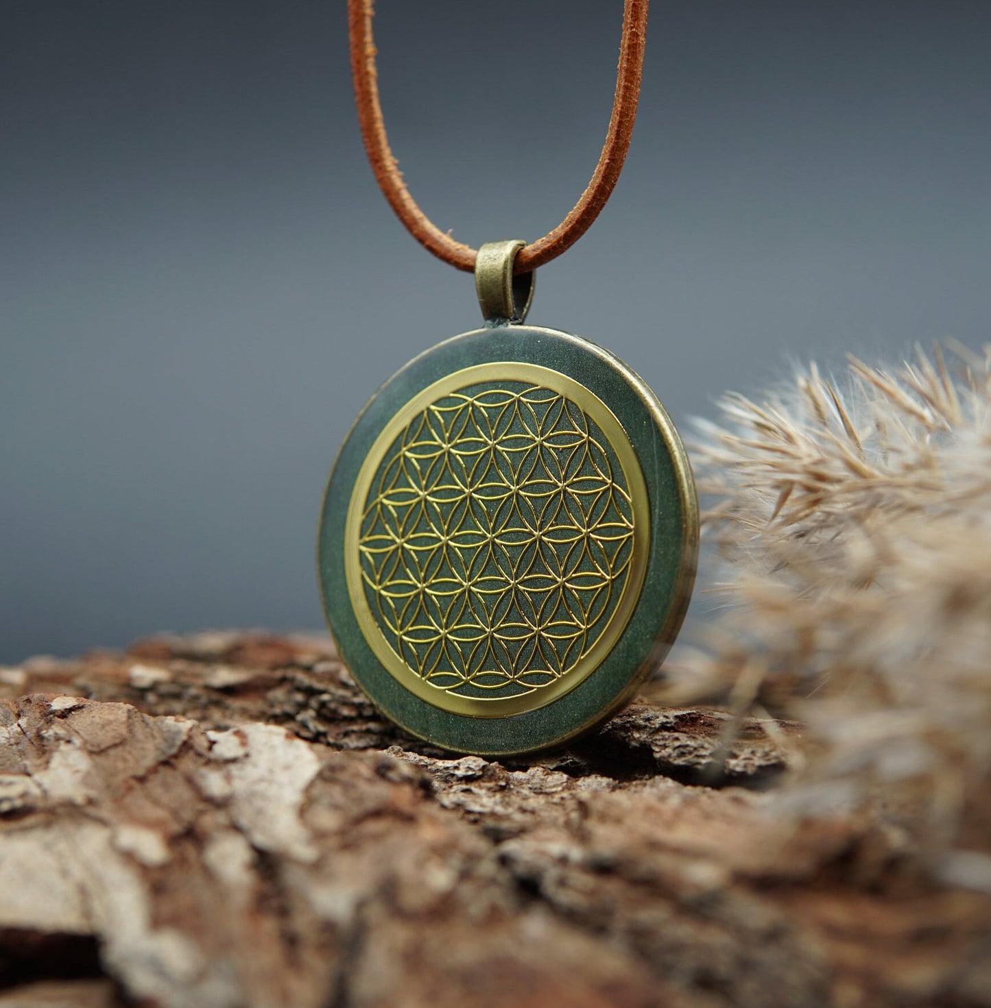 Grünes Orgonit Amulett – Blume des Lebens für Erdung & Energieharmonisierung