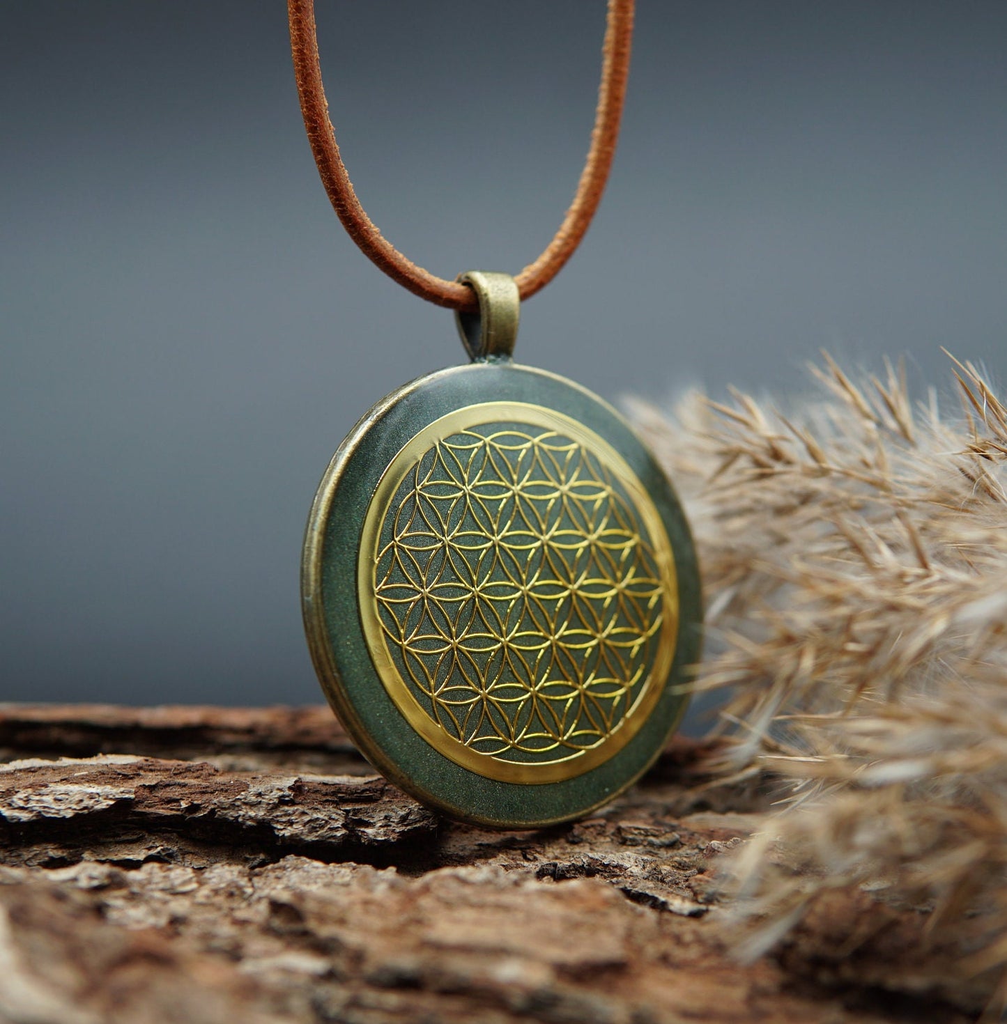 Grünes Orgonit Amulett – Blume des Lebens für Erdung & Energieharmonisierung