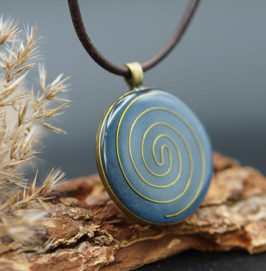 Energy pendant with spiral symbol – Orgonite for lightwork, chi & clarity