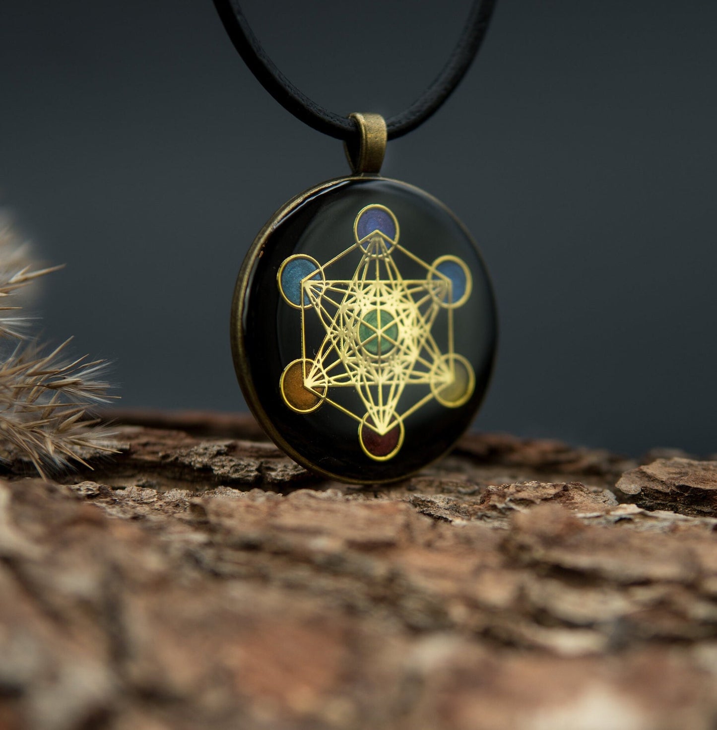 Metatron Orgonit Amulett – Chakra-Farben, Lichtarbeit & spirituelle Balance
