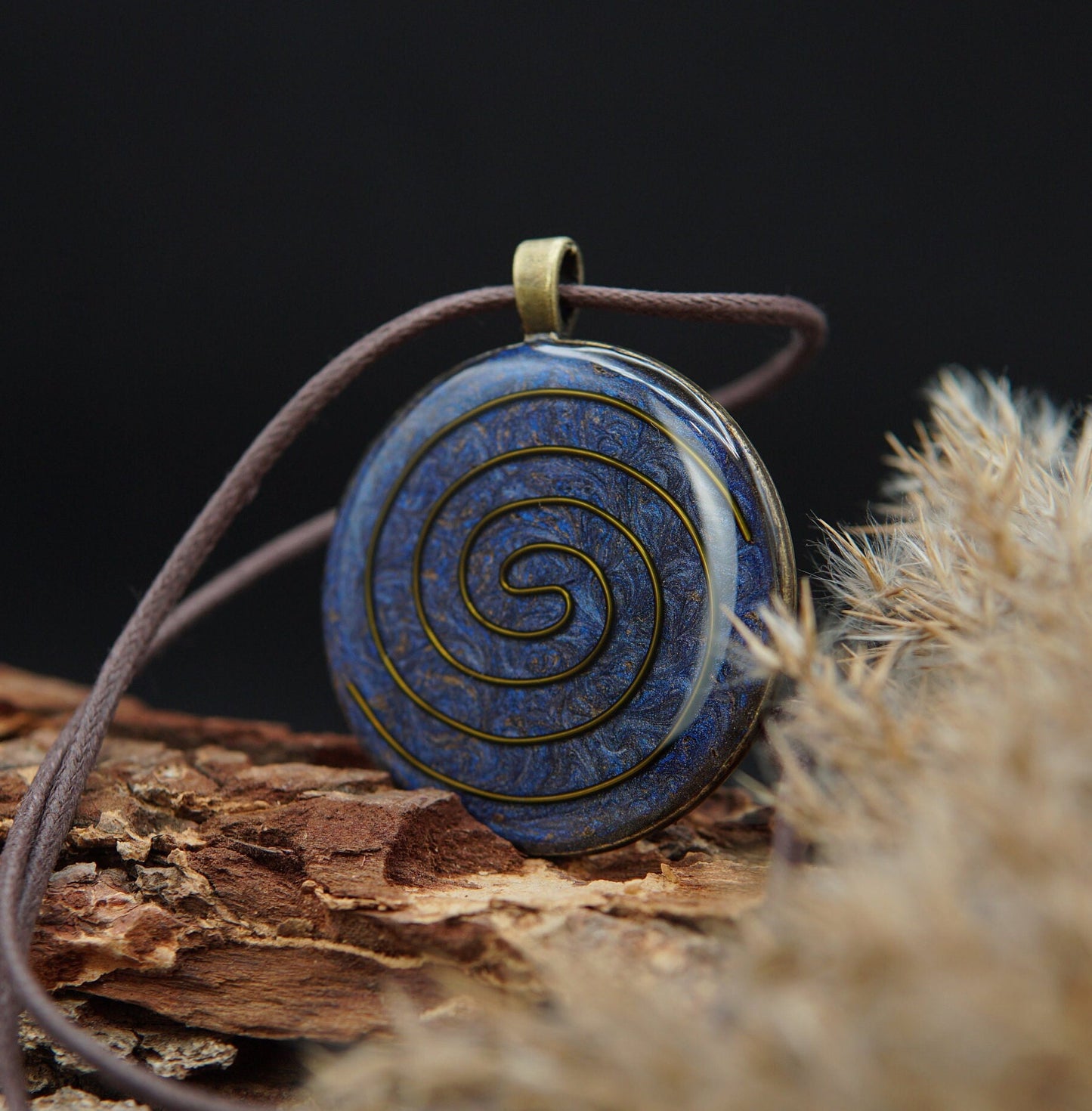 Kosmische Spirale Orgonit – Ajna Chakra Amulett für Intuition, Schutz & Harmonie