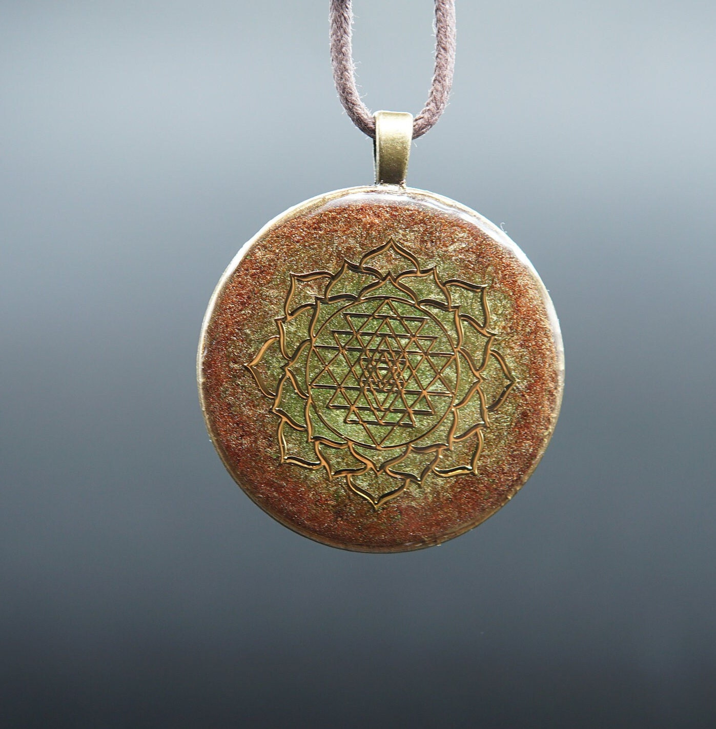 Sri Yantra Orgonit Amulett – Feng Shui Schutz & Energie Talisman