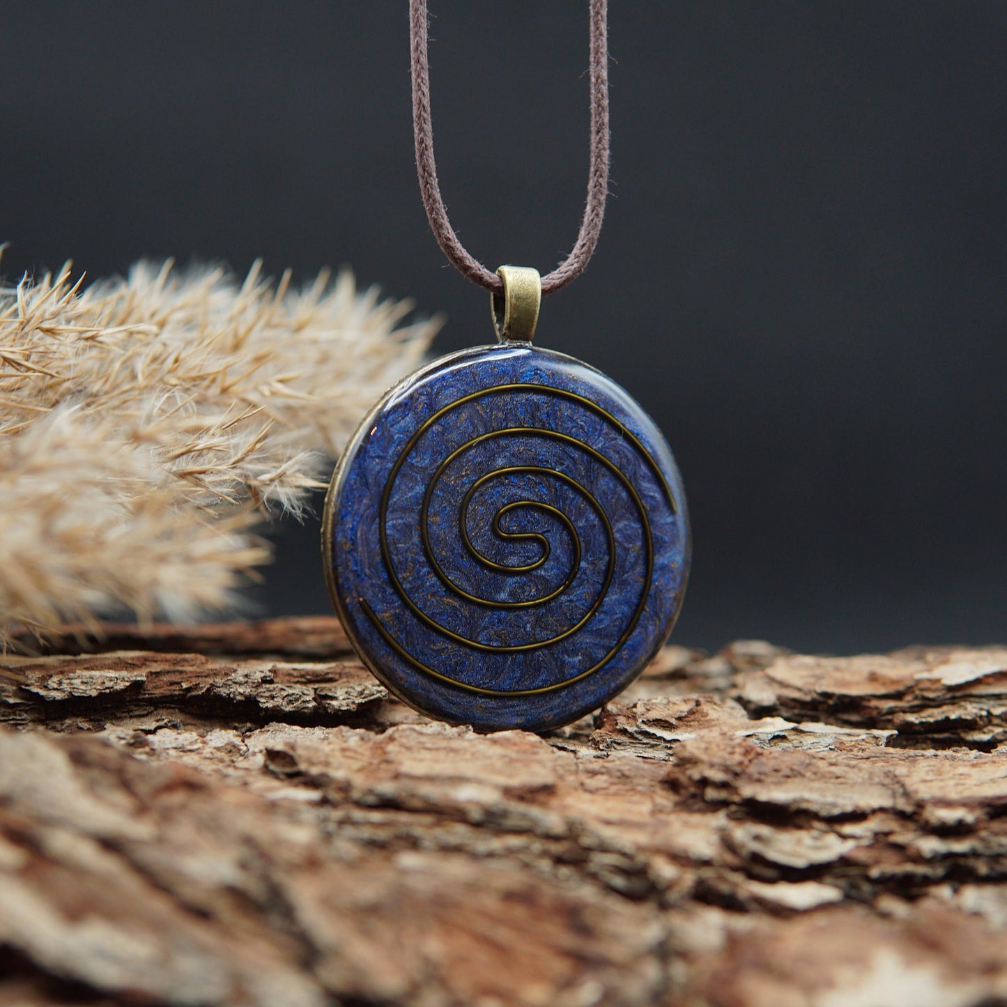 Kosmische Spirale Orgonit – Ajna Chakra Amulett für Intuition, Schutz & Harmonie