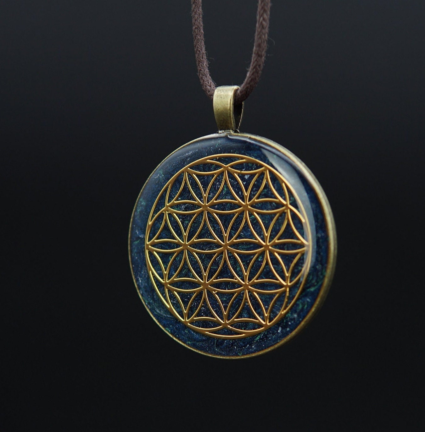 Orgonit Amulett mit Blume des Lebens - Heiliger Geometrie Talisman - Unisex Energieschmuck Geschenk