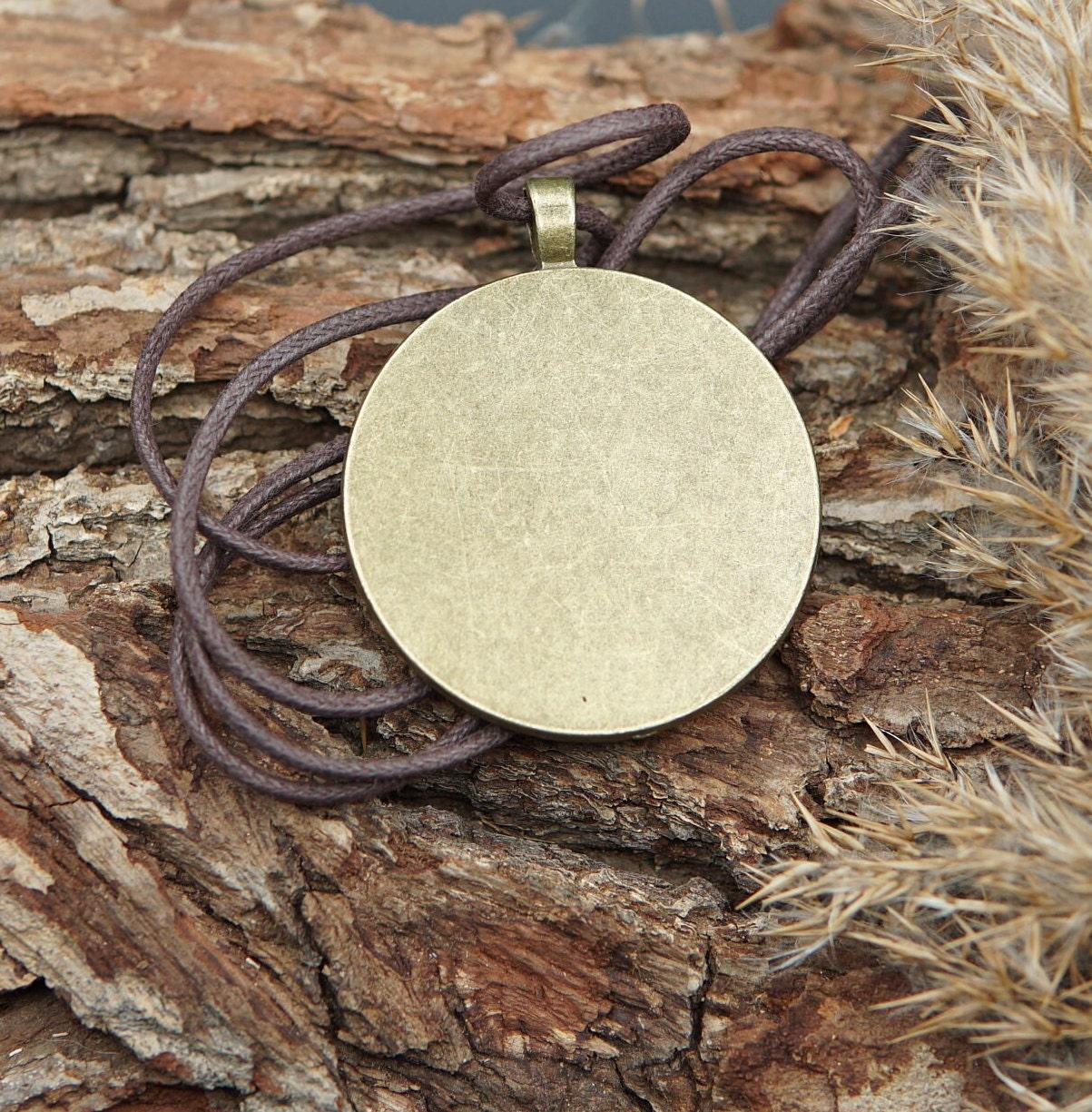 Keltisches Triskele Orgonit Amulett – Prana Chi Energie in Braun