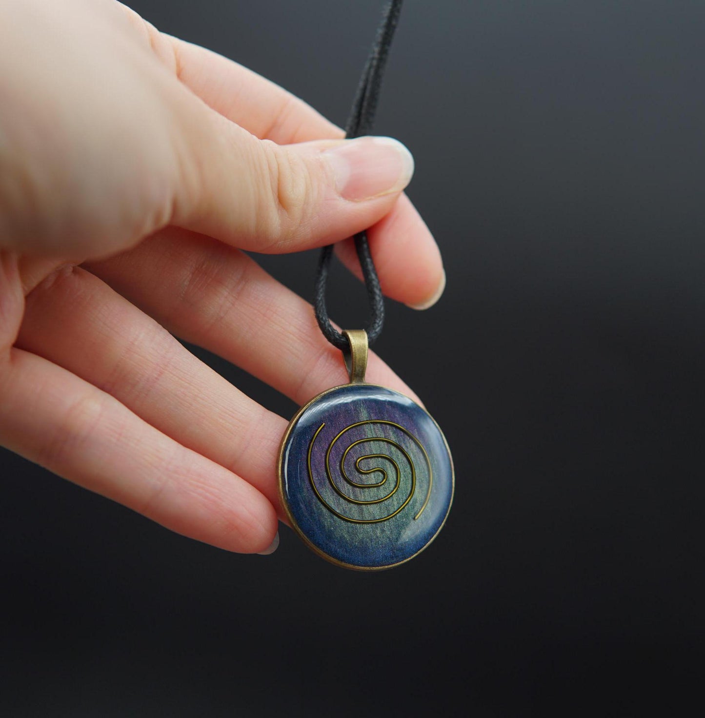 Orgonit Amulett „Aurora“ – Kosmische Spirale für energetischen Schutz