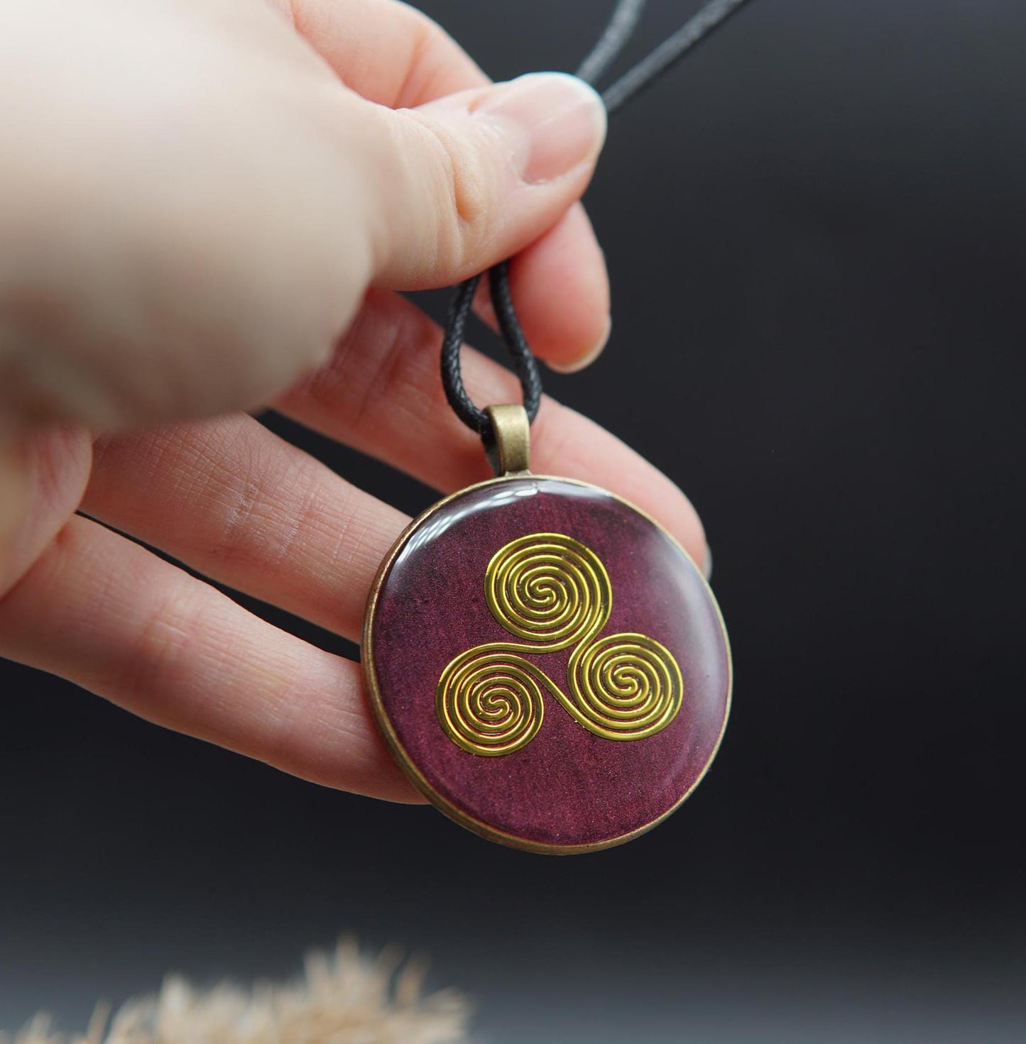 Triskele Orgonit Amulett – Prana Chi Keltischer Talisman in Bordeaux