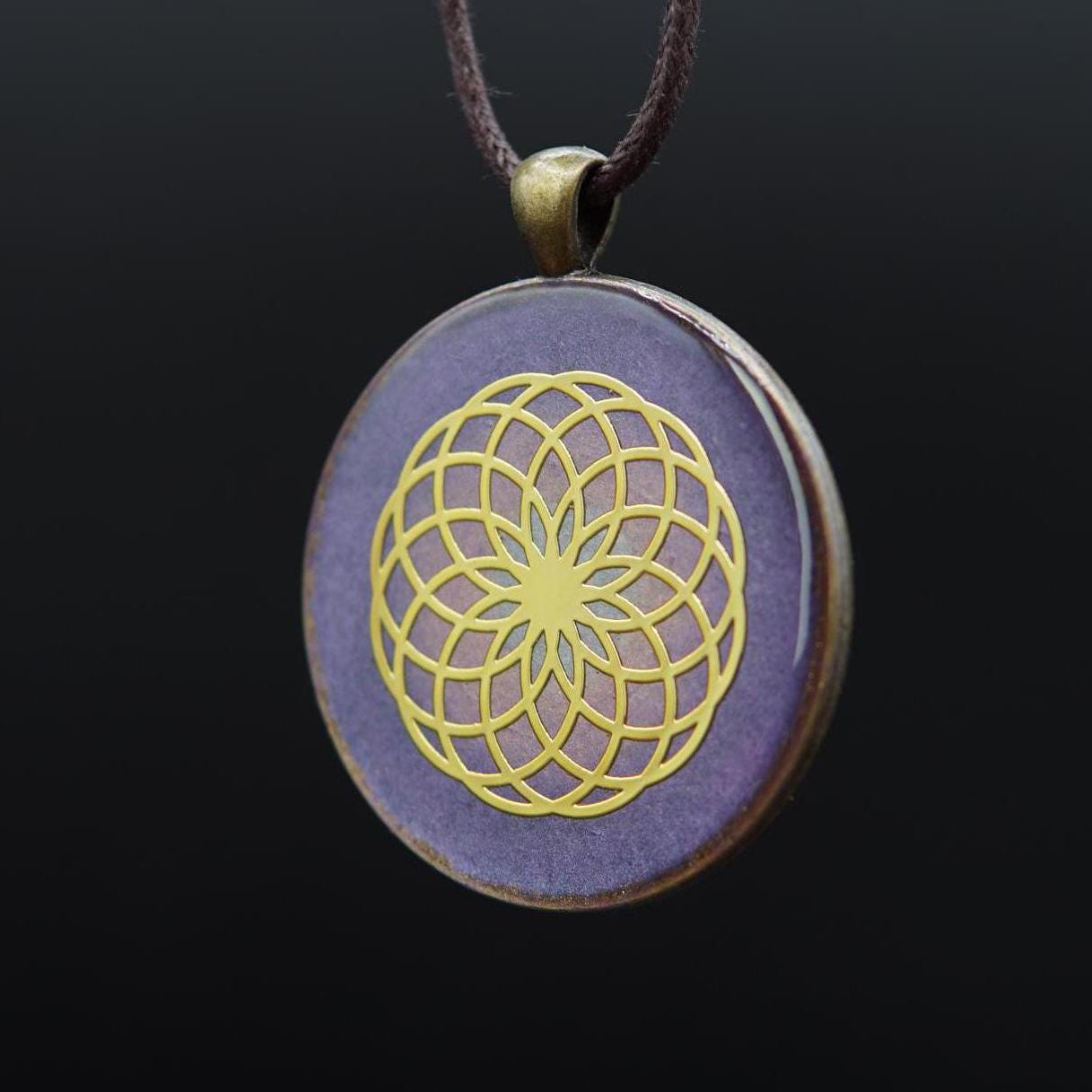 Chakra Symbol Orgonite Pendant – Crown Chakra Sahasrara Gift Unisex