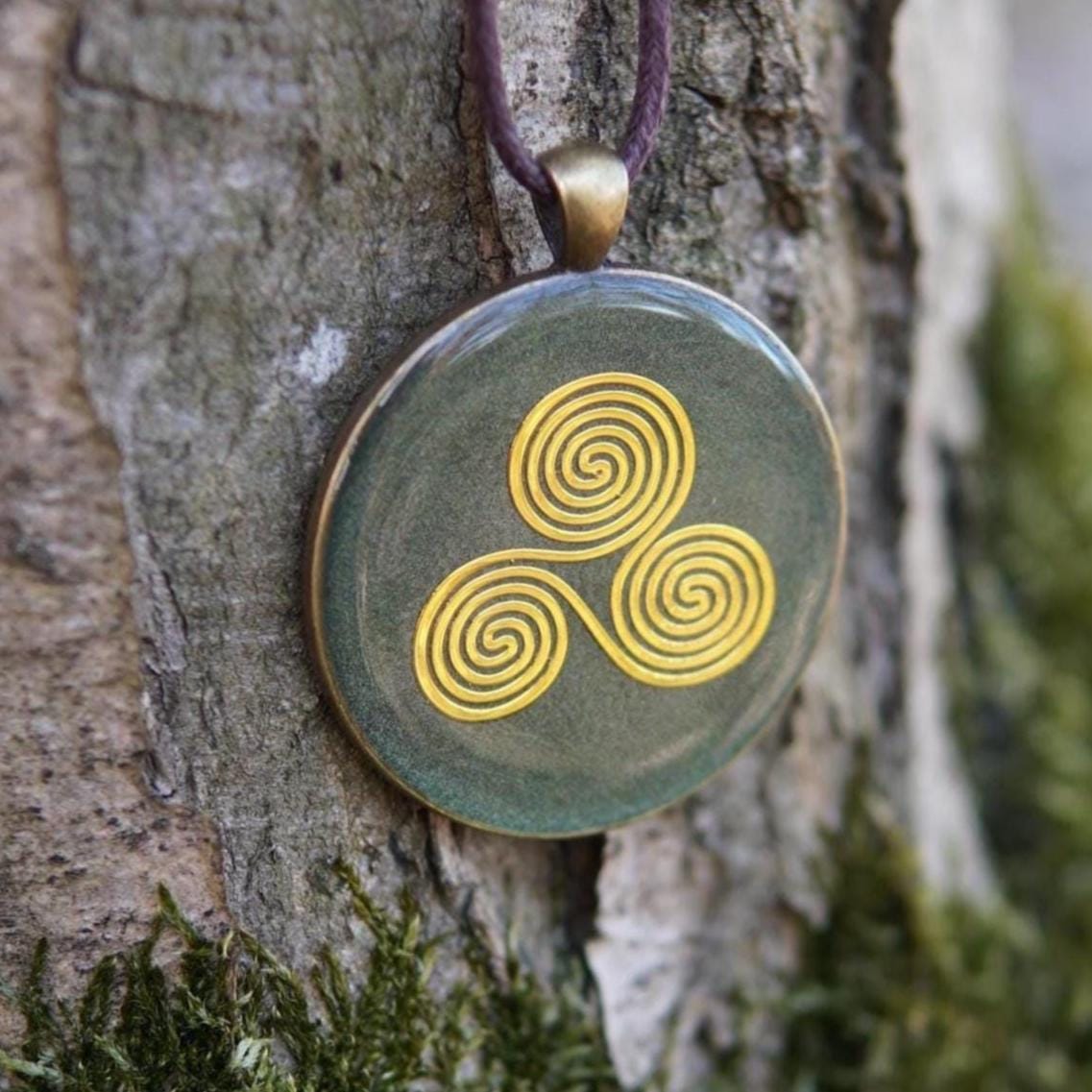 Orgonit Amulett, Triskele, Energie Anhänger, Schmuck, Kette