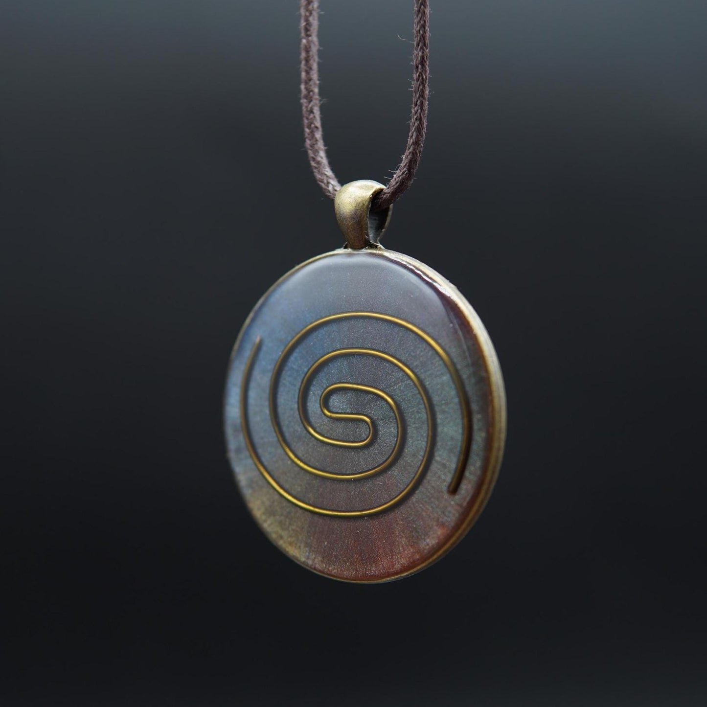 Orgonite Amulet Chakra Harmony – Cosmic Spiral Energy Pendant – Lightwork & Feng Shui Protection