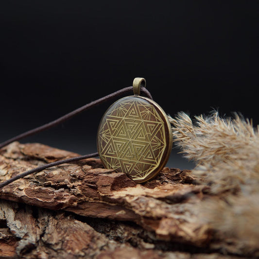 Hexagram Orgonite Amulet – Protection & Feng Shui Energy Pendant