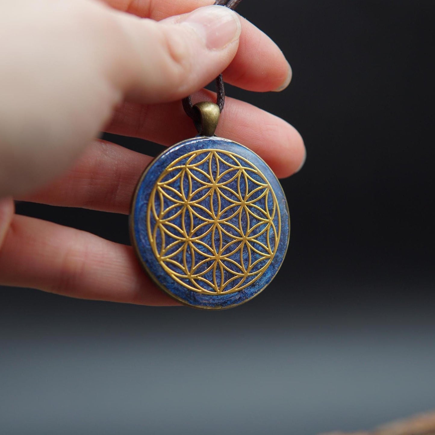 Flower of Life Orgonite Pendant – Blue Unisex Gift with Sacred Geometry