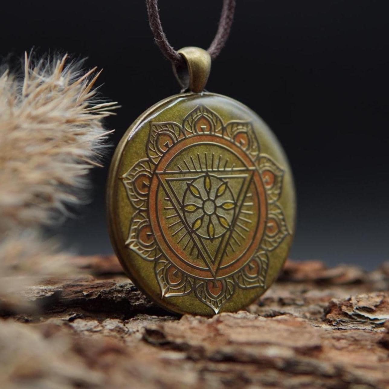 Solarplexus Chakra Orgonit – Energieamulett für Stärke & Selbstbewusstsein