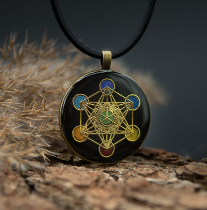 Metatron Orgonit Amulett – Chakra-Farben, Lichtarbeit & spirituelle Balance