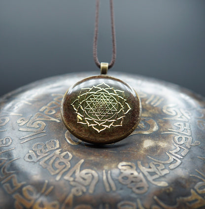 Sri Yantra Orgonit Amulett – Feng Shui Schutz & Energie Talisman