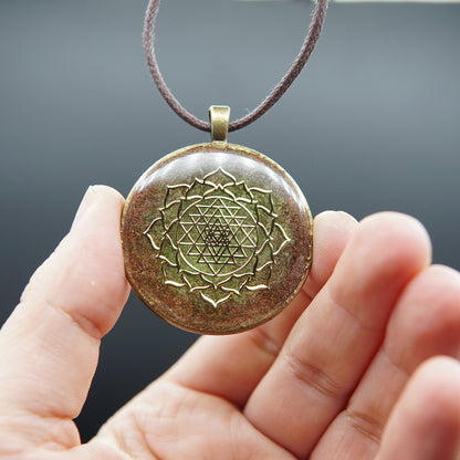Sri Yantra Orgonit Amulett – Feng Shui Schutz & Energie Talisman
