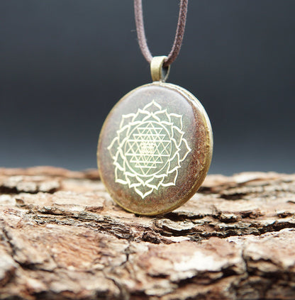Sri Yantra Orgonit Amulett – Feng Shui Schutz & Energie Talisman