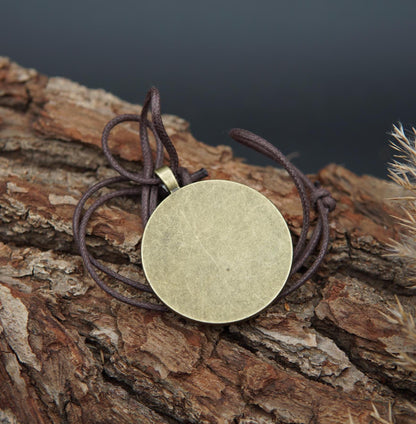 Orgonit Talisman – Triskele in Türkis – Schmuckstück für Harmonie & Zentrierung