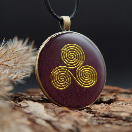 Triskele Orgonit Amulett – Prana Chi Keltischer Talisman in Bordeaux