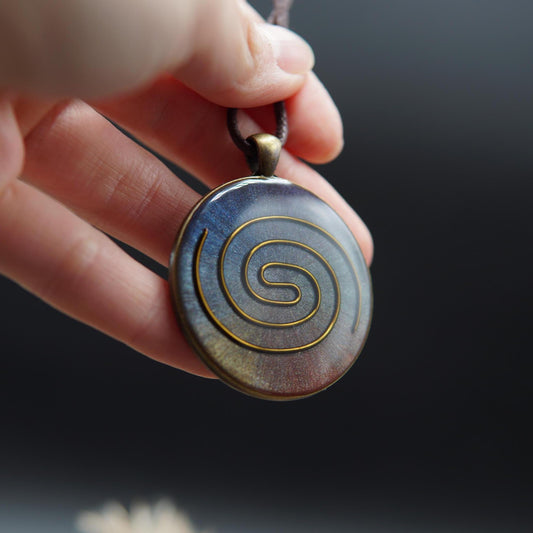 Orgonite Amulet Chakra Harmony – Cosmic Spiral Energy Pendant – Lightwork & Feng Shui Protection