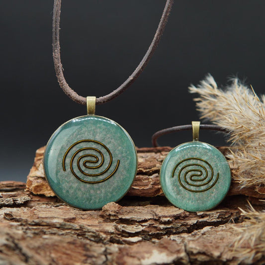 Orgonit Anhänger – Kosmische Spirale für Lichtarbeit, Prana & Schutz (Grün Bronze)